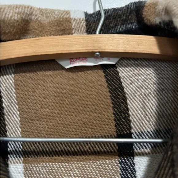 ROMWE Plaid Button-Up Jacket in Camel, Black & White, fall layer essentials - Picture 2 of 3